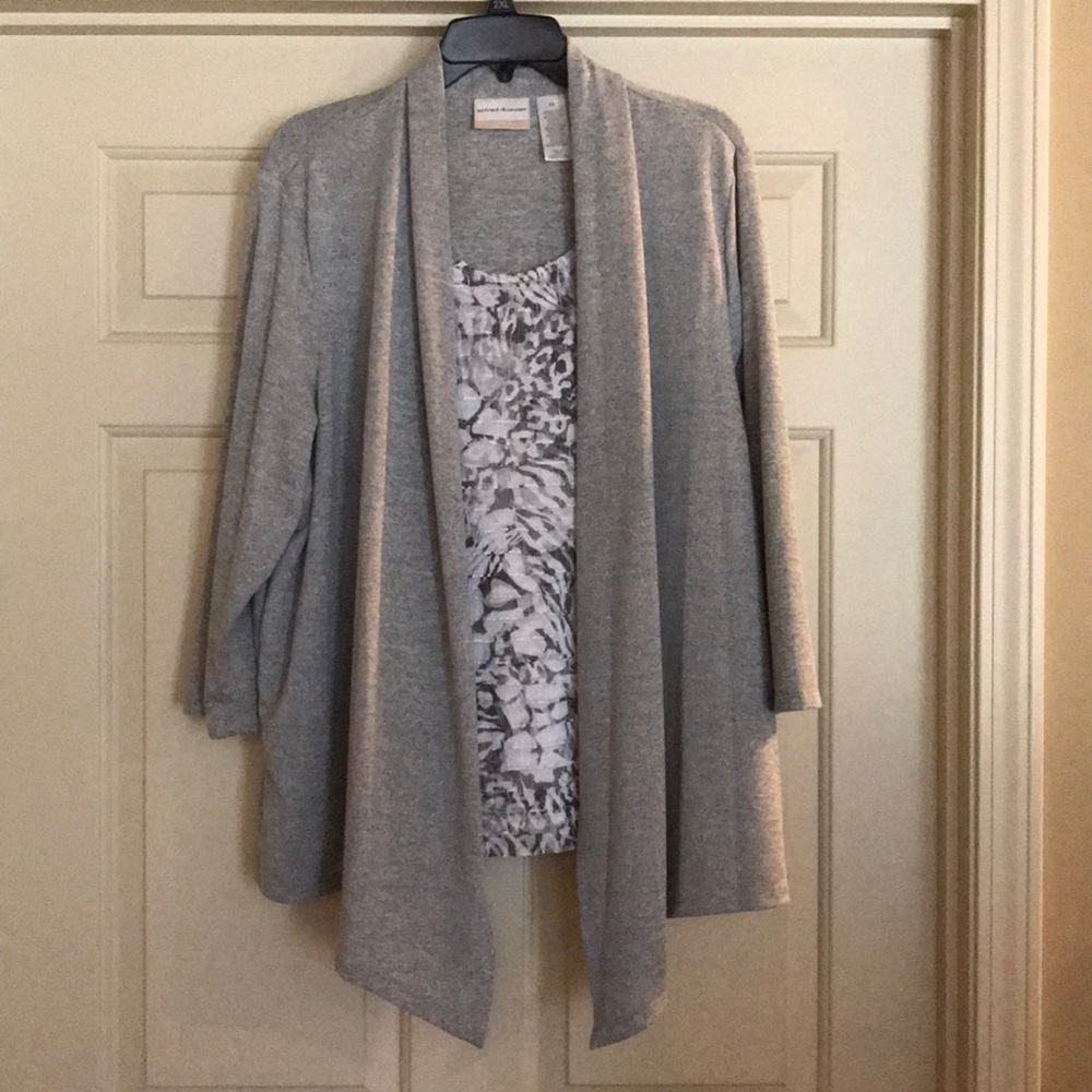 Alfred Dunner sweater top.